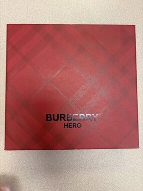 Burberry Hero 2 Piece Gift Set new in box
